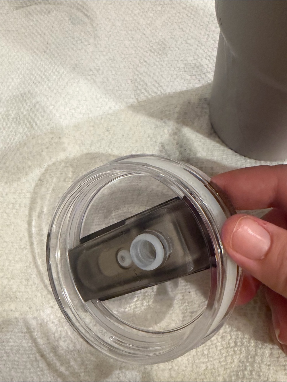 Stanley Travel Mug in Light Gray with Handle and Clear Lid - Picture 2 of 7